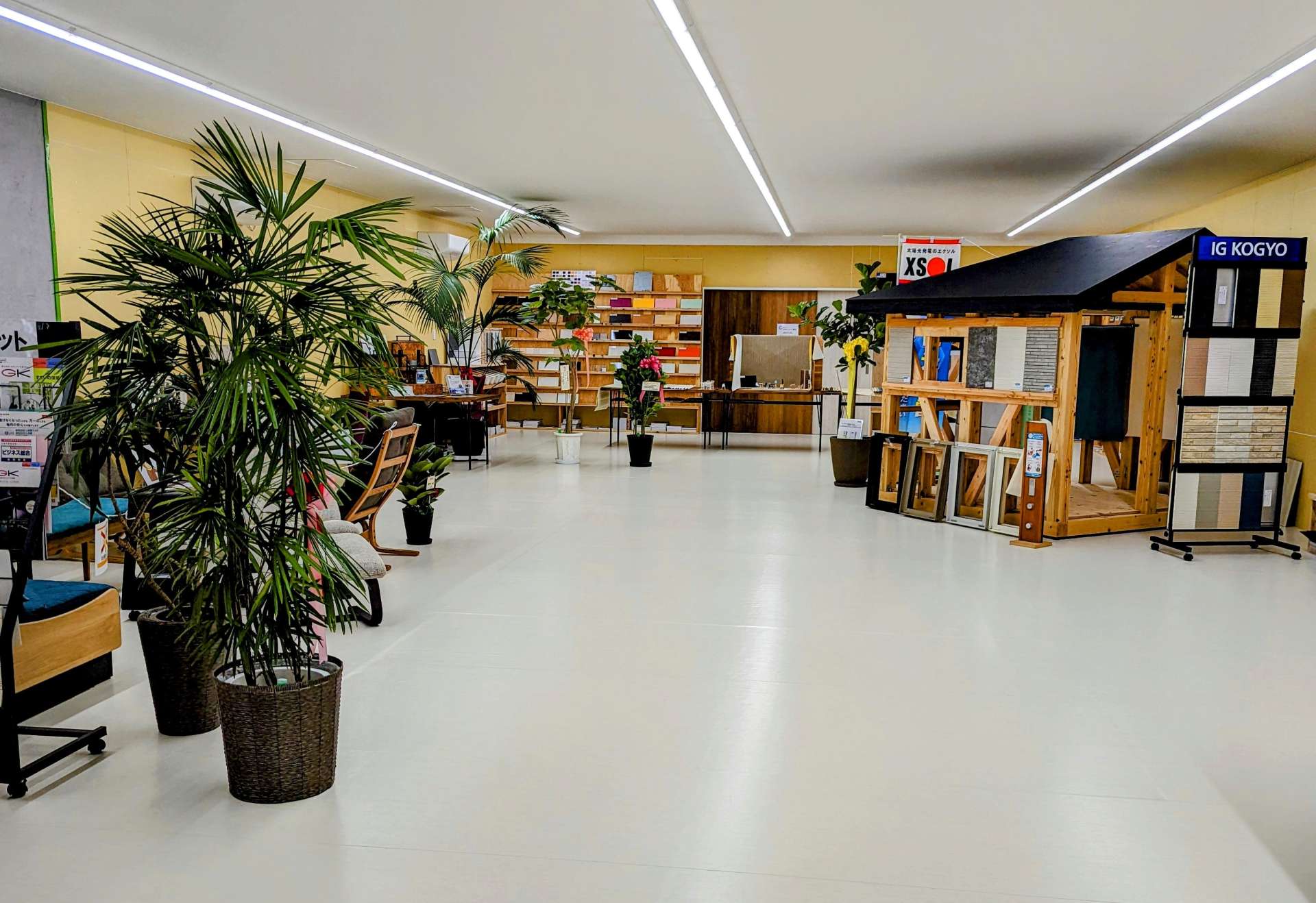 ショールーム内